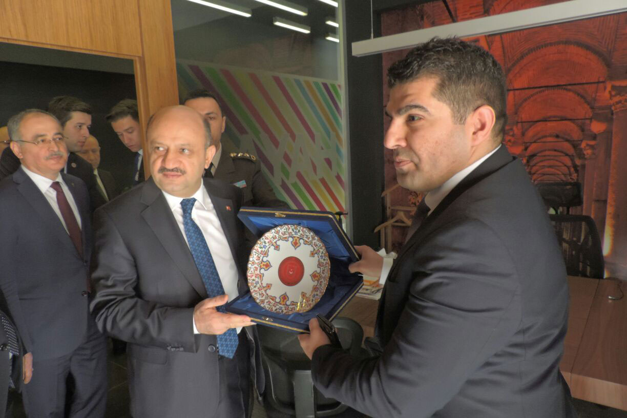 Mia Teknoloji Milli Savunma Bakanı Fikri Işıktan Firmamıza Ziyaret
