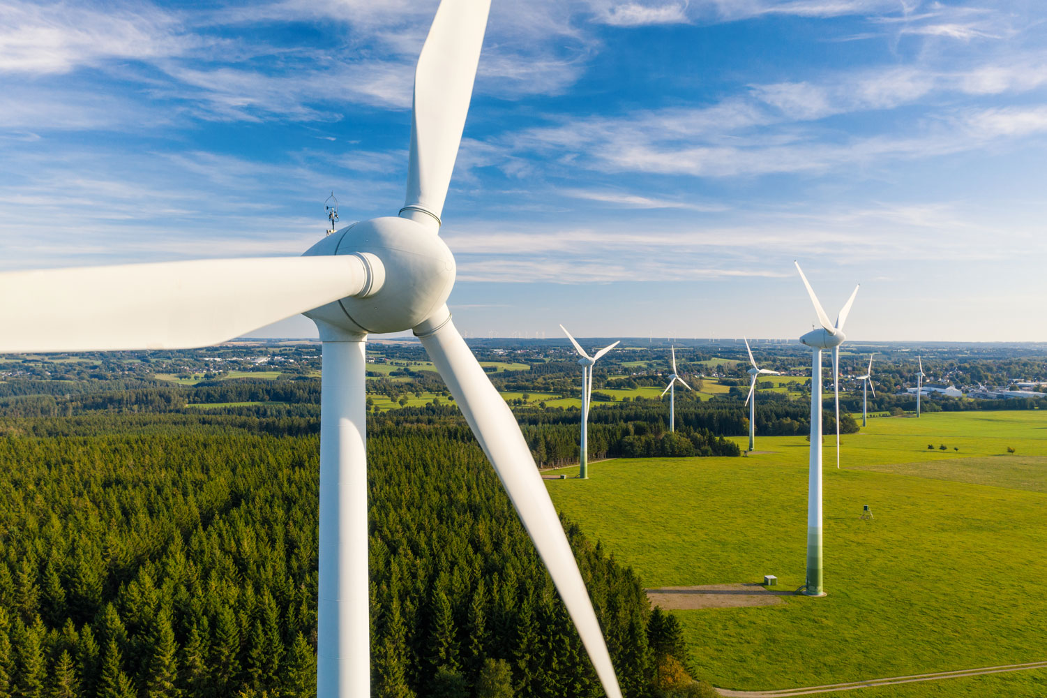 Mia Teknoloji Yenilenebilir Enerji Sistemleri Yönetimi Rüzgar Türbini
